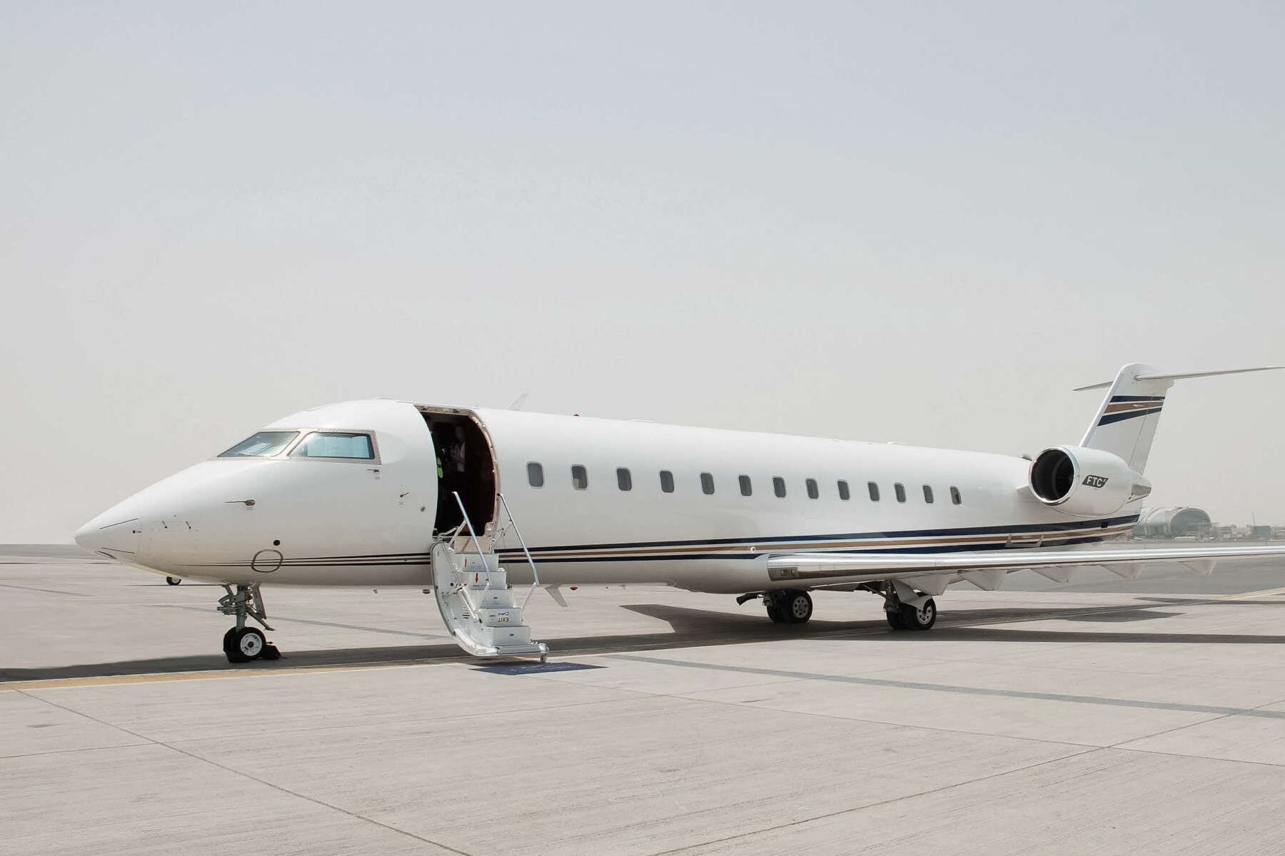 Bombardier Challenger 850
